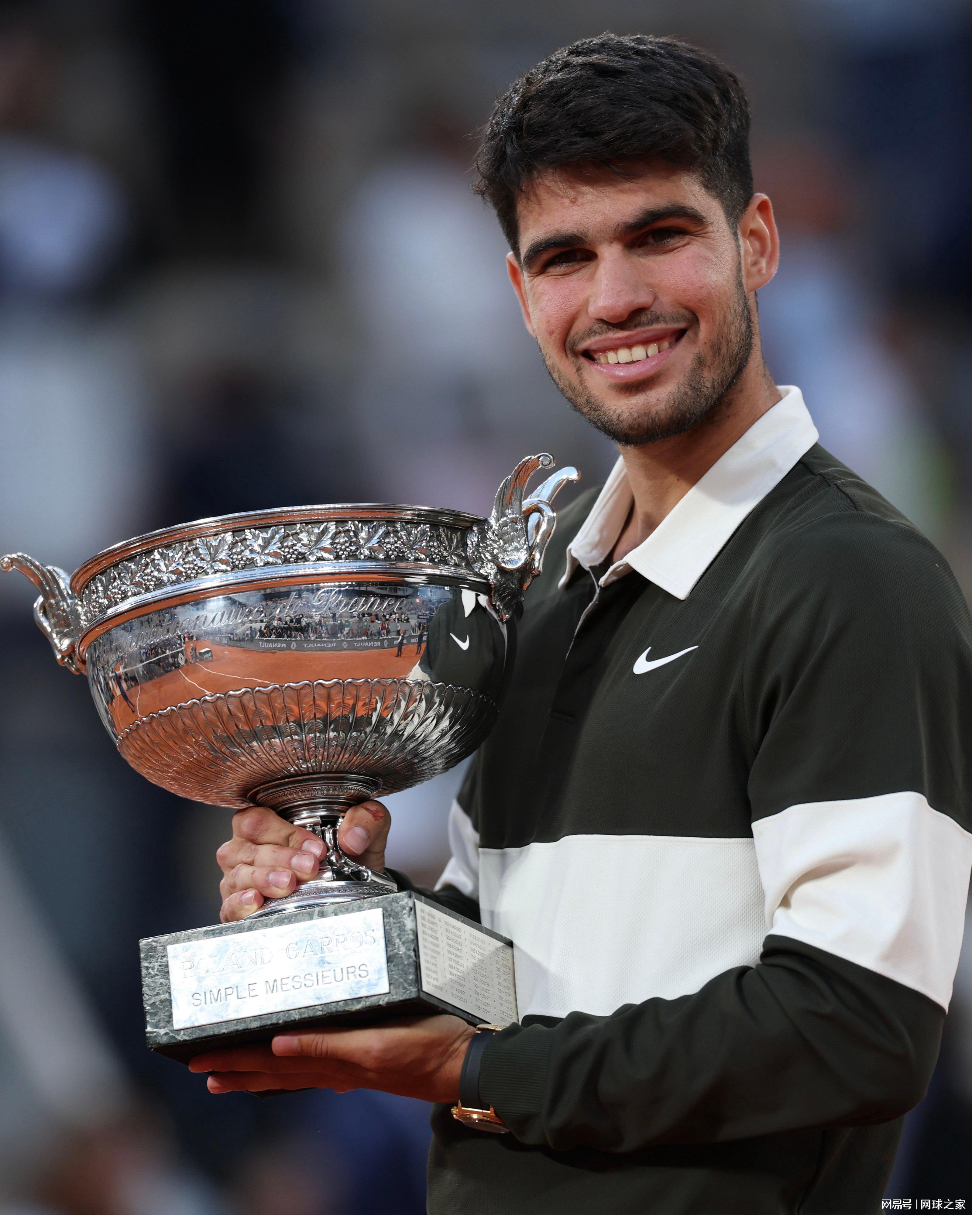 182体育app下载-说说你不知道的网坛事:2022年澳网,前八号种子仅一人跻身八强